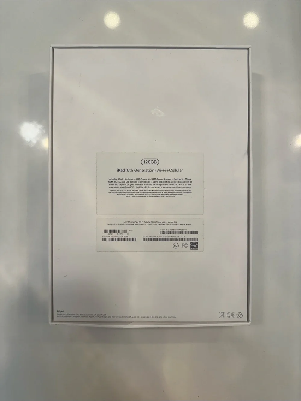 Apple iPad Tablet - Black Front, White Bezel
